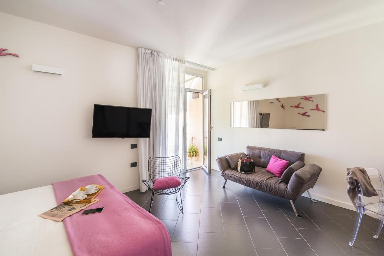 קליארי Foyer Rooms & Suites Affittacamere מראה חיצוני תמונה