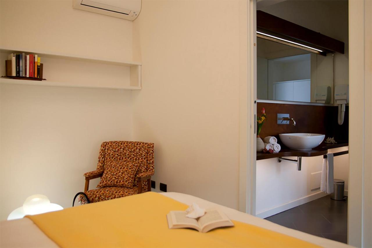קליארי Foyer Rooms & Suites Affittacamere מראה חיצוני תמונה