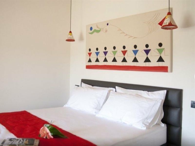 קליארי Foyer Rooms & Suites Affittacamere מראה חיצוני תמונה